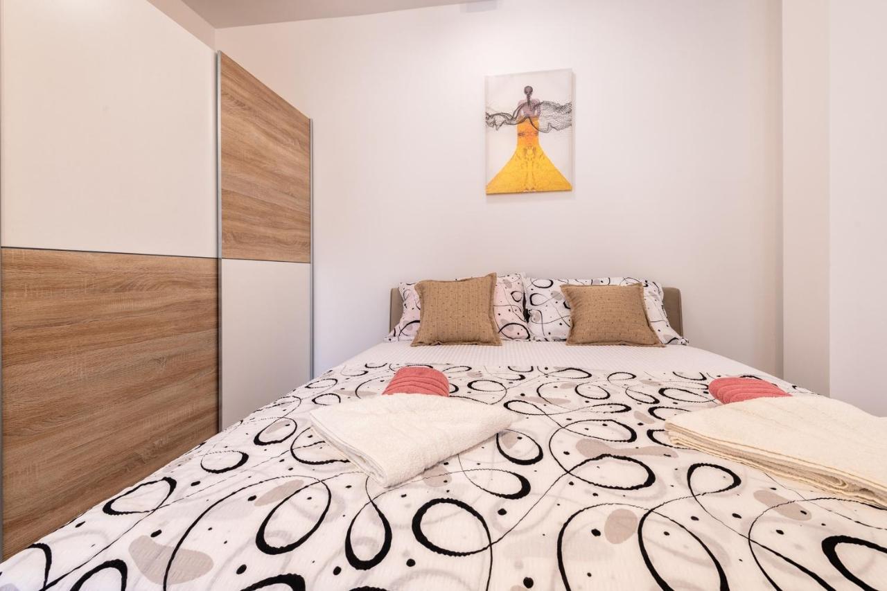 נאום Apartments Mira מראה חיצוני תמונה