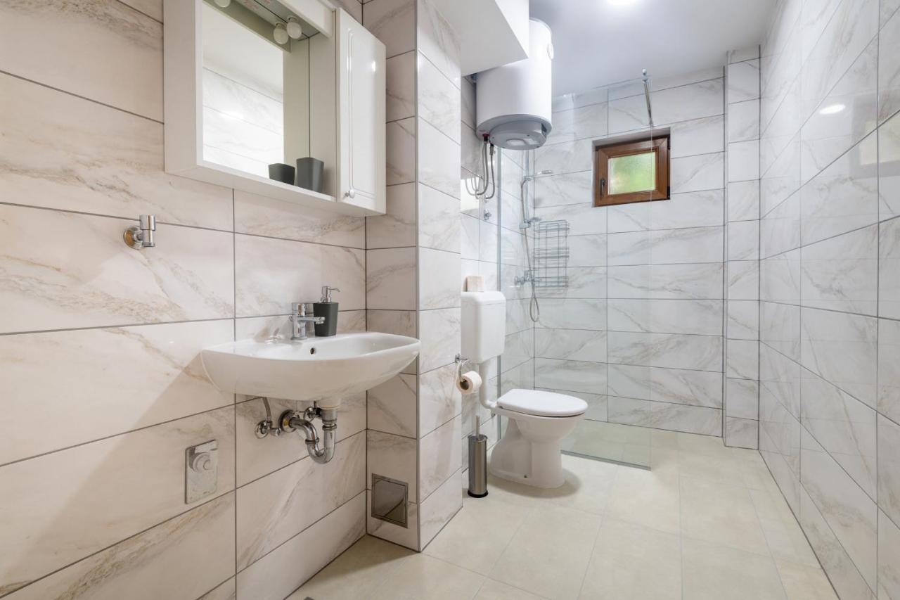 נאום Apartments Mira מראה חיצוני תמונה