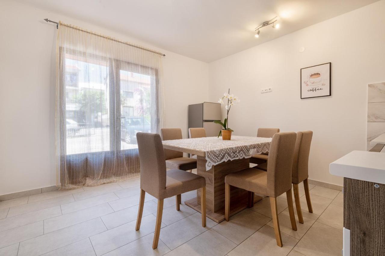 נאום Apartments Mira מראה חיצוני תמונה
